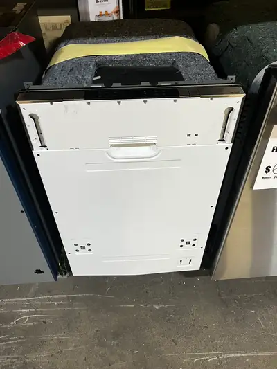 New in Box Price $1,979.00 Floor Model Price $1,299.00 This Bertazzoni 18" panel ready dishwasher of...