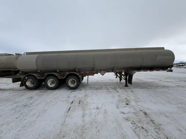 2008 HUTCHINSON TC 406 CRUDE in Heavy Trucks in Lethbridge - Image 5