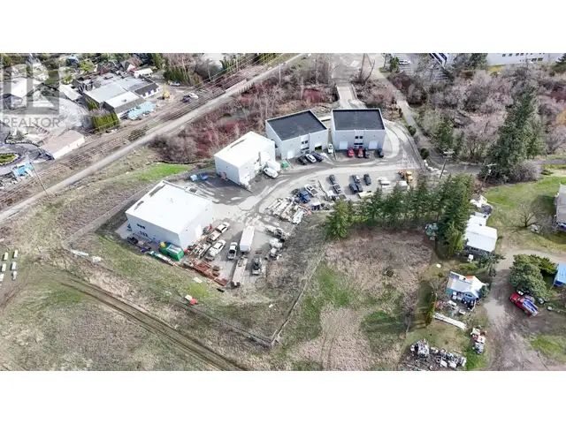 2840 - 2848 Fenwick Road Kelowna, British Columbia628643809523211210