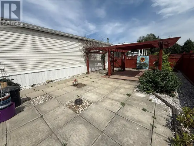 7225 Boundary Drive Unit# 24 Grand Forks, British Columbia in Houses for Sale in Penticton - Image 4