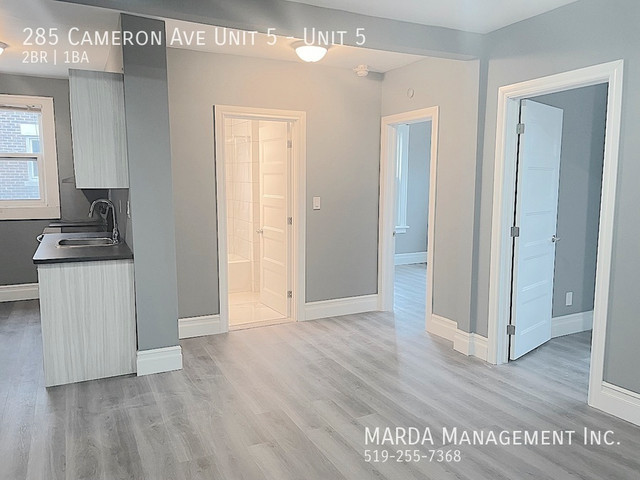 MODERN 2 BED 1 BATH NEAR UNIVERSITY OF WINDSOR! +HYDRO Long Term