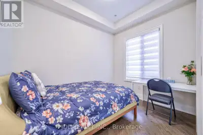 ROOM F - 133 HILLSVIEW DRIVE Richmond Hill (Observatory), Ontari