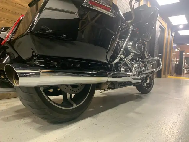 2025 Harley-Davidson Road Glide in Street, Cruisers & Choppers in Oshawa / Durham Region - Image 6