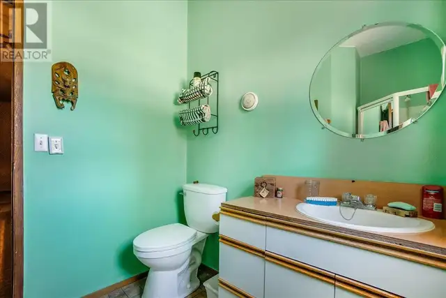 7465 Broadwater Road Castlegar, British Columbia in Houses for Sale in Nelson - Image 22