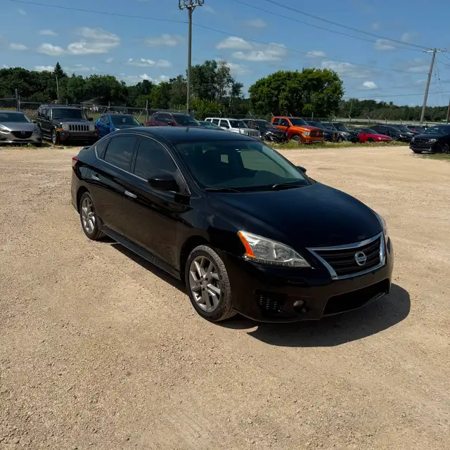 2015 Nissan Sentra SR Sedan!!! SUNROOF!!! NAVIGATION!!!
