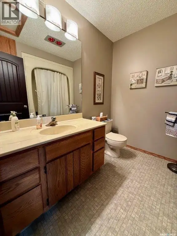 626 4th AVENUE W Kindersley, Saskatchewan in Houses for Sale in Saskatoon - Image 40