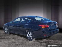 2024 Nissan Altima La 2024 Nissan Altima S est une berline intermédiaire qui mise sur l'efficience,... (image 2)
