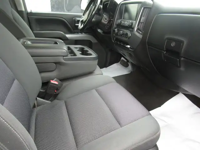 Chevrolet SilveradoZ71 OFF ROAD 1500 4WD Crew Cab LT w/2LT 2LT 2 in Cars & Trucks in Laval / North Shore - Image 15