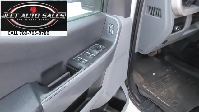 2024 Ford F-350 XLT CREW CAB 8 FT LONG BOX in Heavy Trucks in Vancouver - Image 14