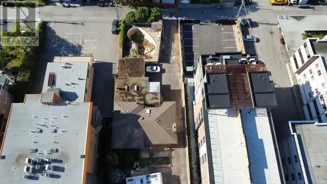 594 Lakeshore Drive Penticton, British Columbia in Houses for Sale in Penticton - Image 8