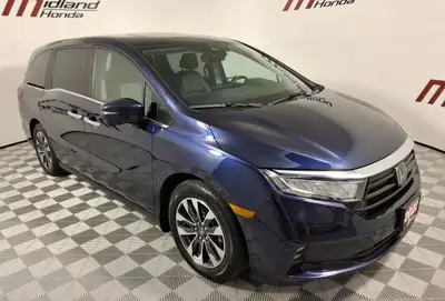 Premium Paint Charge Engine: V6 Cylinder Engine 3.5L L/100Km City: 12.2 L/100Km Hwy: 8.5 Safety Equi...