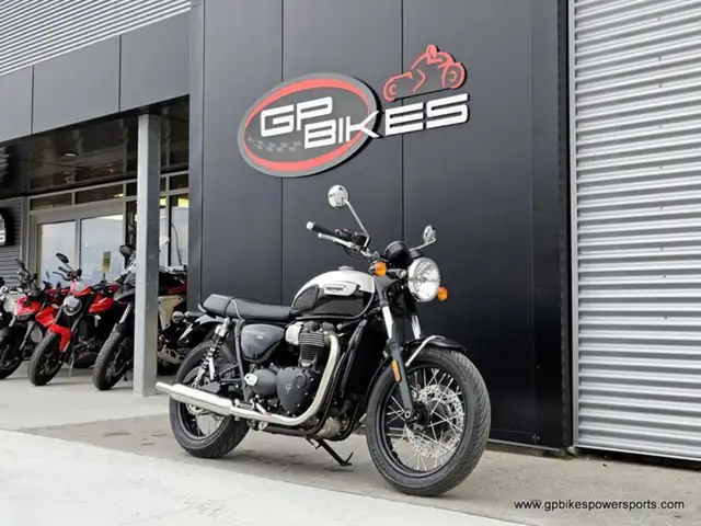 2024 Triumph Bonneville T100 Jet Black in Street, Cruisers & Choppers in Oshawa / Durham Region - Image 2
