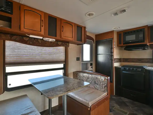 2013 Springdale 241 in Travel Trailers & Campers in St. Albert - Image 13