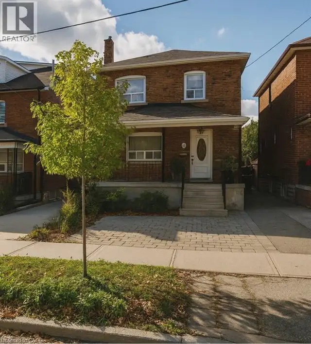 10 FAIRBANK Avenue Toronto, Ontario in Houses for Sale in City of Toronto - Image 2