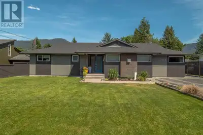 Fully Renovated 3 bedroom plus den Rancher on half an Acre in Garibaldi Estates. Walk to Everything...