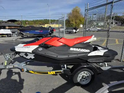 2024 sea-doo SPARK TRIXX 3UP Sea-Doo Spark Trixx 2024 3 places Seulement 34h 9 999$ Couleur rouge et...