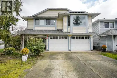 Well Maintained Home on CORNER LOT. This 5 Bed 3 Bath home offers a functional floorplan and CONVENI...