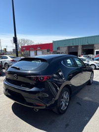 Auto Global - Montréal 2022 Mazda Mazda3 JAMAIS ACCIDENTÉE Détecteurs Collison 360 Degrées Caméra de... (image 3)