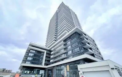 DOWNTOWN PICKERING: Large 2 Bedroom Corner Condo For Rent w/PRKG