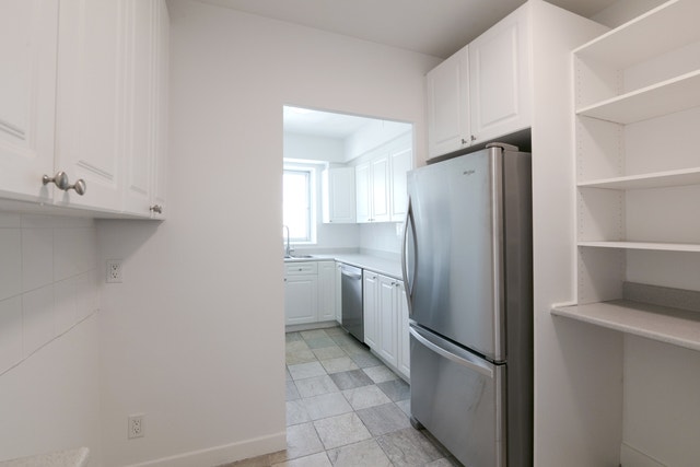 3555 Cote-des-Neiges Road — photo 3