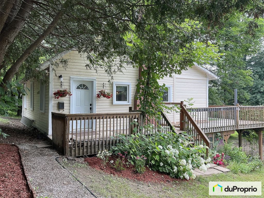 $389,000 - Bungalow for sale in Lachute — photo 1