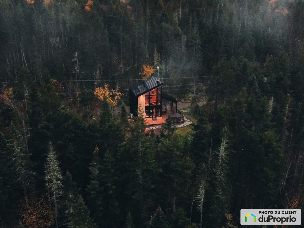 $864,999 - Price Taxes Not Included - Cottage in Lac-Beauport — photo 2