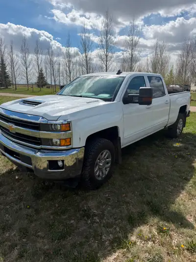 2019 Chevrolet Silverado 3500 – Low KM, Clean, Ready to Work Looking for a reliable heavy-duty truck...