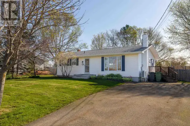 82 Cornwall Road Cornwall, Prince Edward Island628637711822101226