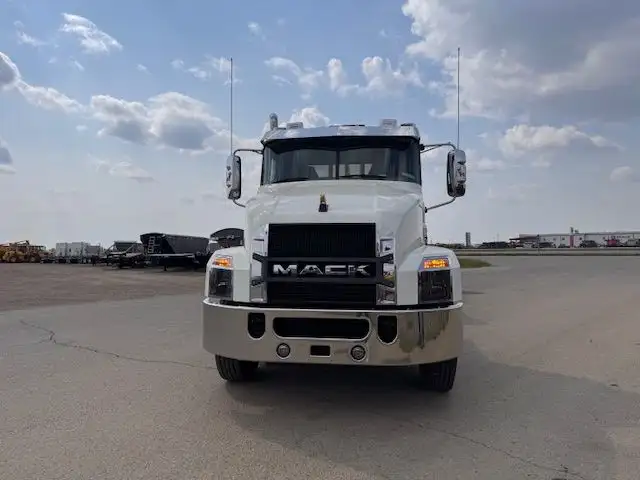 2025 Mack Anthem 64T D/C mDRIVE S40R - mixer in Heavy Trucks in Regina - Image 12