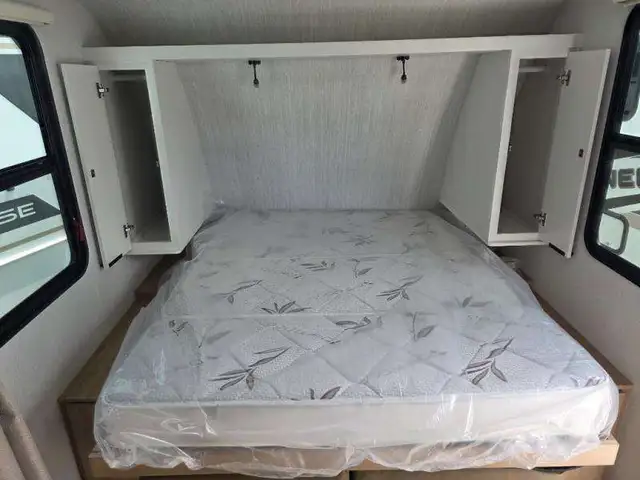 2026 Winnebago Micro Minnie 2108DS in Travel Trailers & Campers in Penticton - Image 12