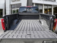 This GMC Sierra 2500HD boasts a powerful engine powering this Automatic transmission. *You Can't Bea... (image 6)