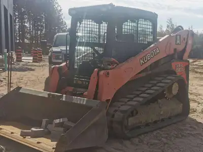Only 2,400 hours, high flow hydraulics, enclosed cab, hydraulic quick connect, 80in bucket, good tra...