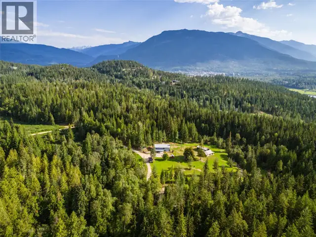 1750 Highway 23 South Highway S Revelstoke, British Columbia in Houses for Sale in Revelstoke - Image 13