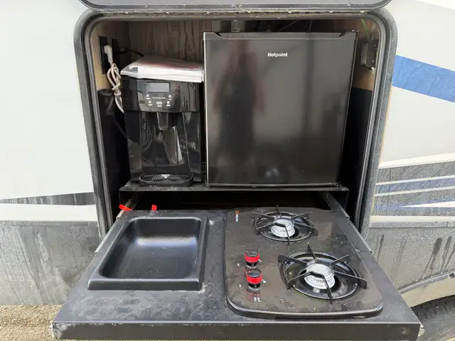 2022 Forest River ARCTIC WOLF 261 RK in Travel Trailers & Campers in St. Albert - Image 8