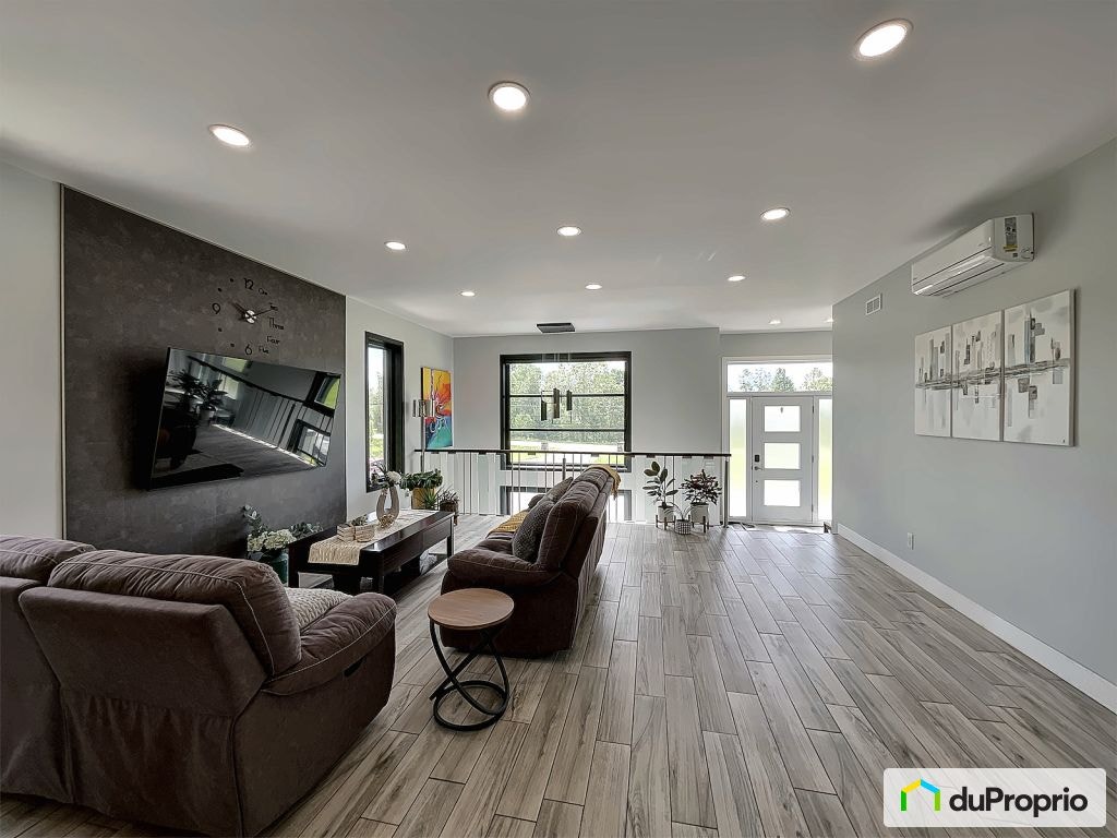 $1,625,000 - Raised Bungalow in Sherbrooke (St-Élie-d'Orford) — photo 3