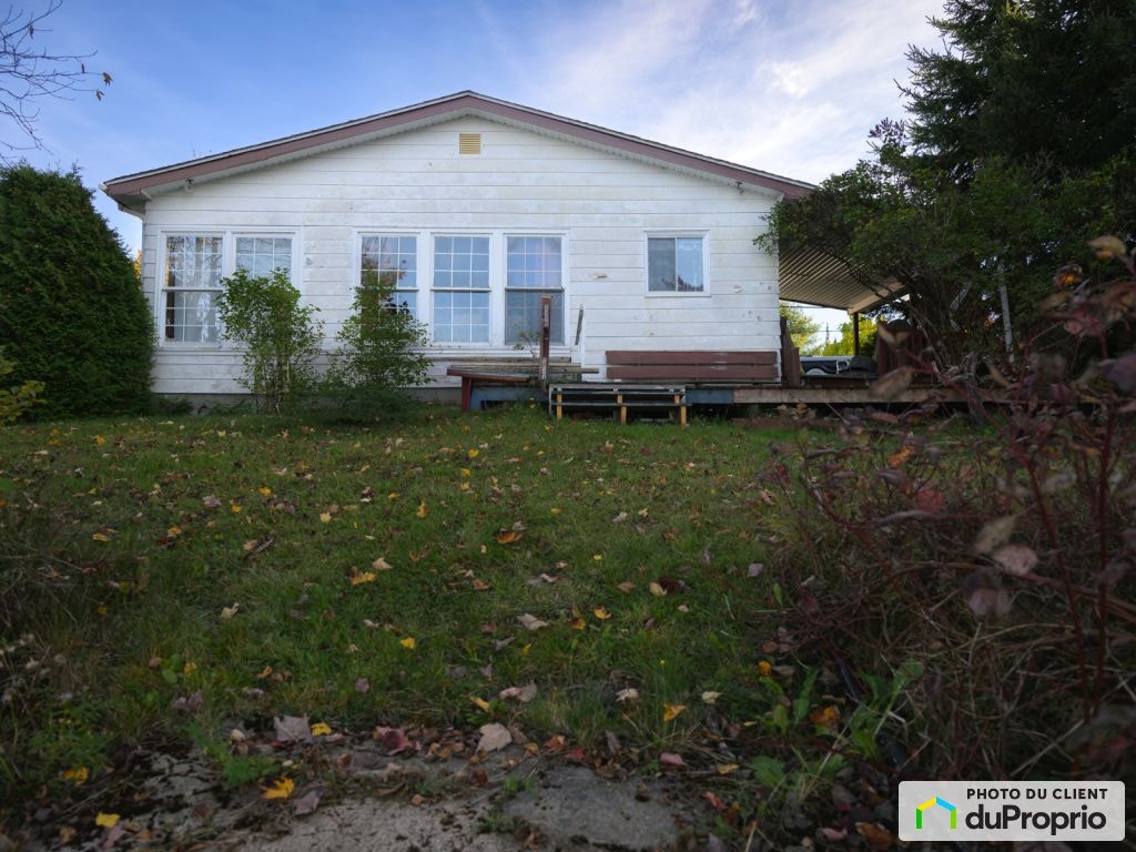 $299,000 - Cottage for sale in Weedon — photo 2