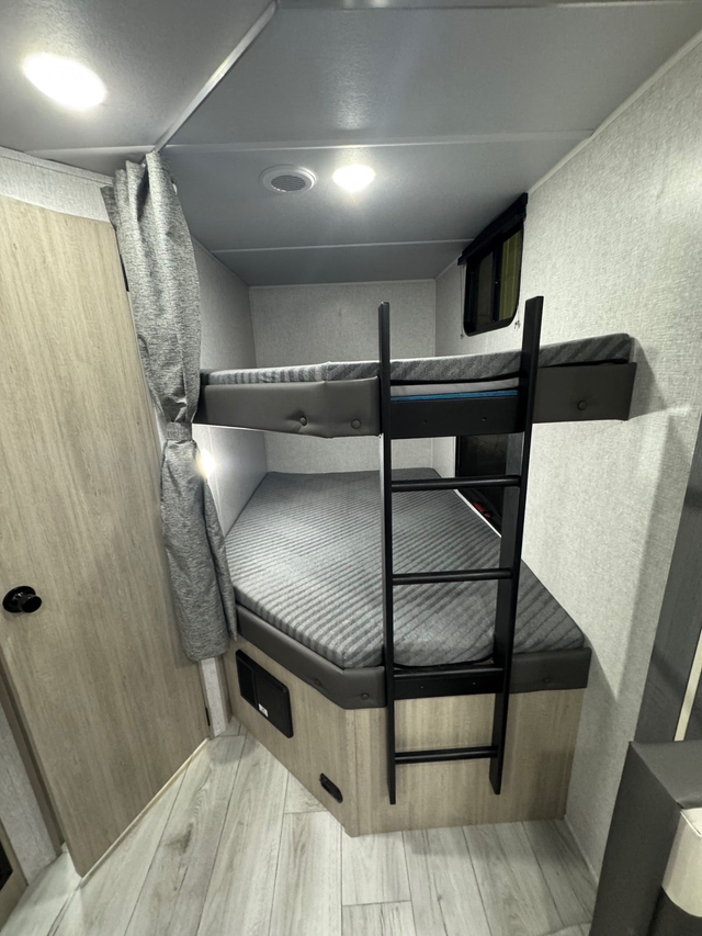 2026 FOREST RIVER DELLA TERRA 241BH in Travel Trailers & Campers in Regina - Image 6