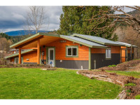 3210 PASS CREEK ROAD Castlegar, British Columbia