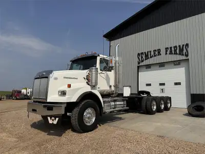 1 Owner! 2014 Western Star 4900 Automatic Tri Drive KMS: 311,678 HRS: 9,078 Engine: Detroit DD16 560...