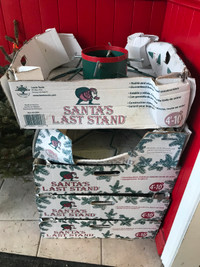 Santa's Last Stand Santa's Helper Christmas Tree Stand