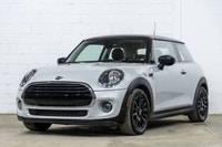 *English below* *Français:* Cette charmante MINI COOPER 3 Door se présente dans une élégante livrée... (image 2)