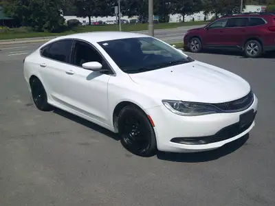 2016 Chrysler 200 96000 KM Price $9999 ON or QC Safety Included Warranty Included Carfax Included Au...