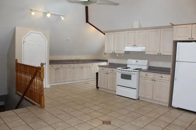 62 DORSET ST - STUDENT RENTALS AVAILABLE in Room Rentals & Roommates in Kitchener / Waterloo - Image 21