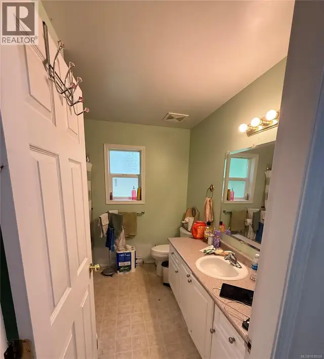 148 Meadow Dr Salt Spring, British Columbia in Houses for Sale in Fort McMurray - Image 15