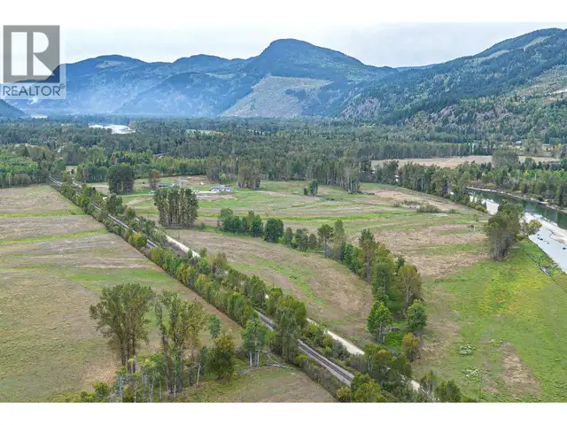 2804 Auldgirth Road Clearwater, British Columbia in Land for Sale in Kamloops - Image 2