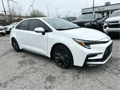 2025 Toyota Corolla SE Hybrid AWD 1 Owner Super Low Like New! Sunroof, CarPlay, Heated Seats, Wirele...