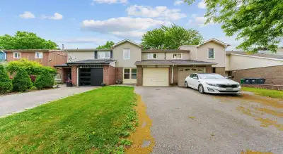Price: $750,000 / $2,845/mo Priced to sell! This well-designed townhouse features a nearly new kitch...