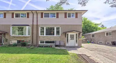 Price: $854,800 / $3,243/mo Exceptional Opportunity in the Heart of Newmarket! This spacious and wel...