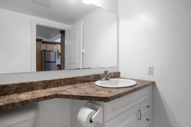 1-Bed Apartment in Overbrooke Available to Move in Nov! in Long Term Rentals in Ottawa - Image 16