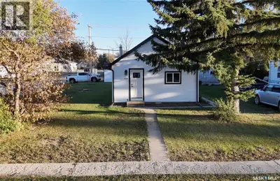 212 Garfield Street, Davidson, Saskatchewan – FULLY RENOVATED BUNGALOW. 212 Garfield Street in David...